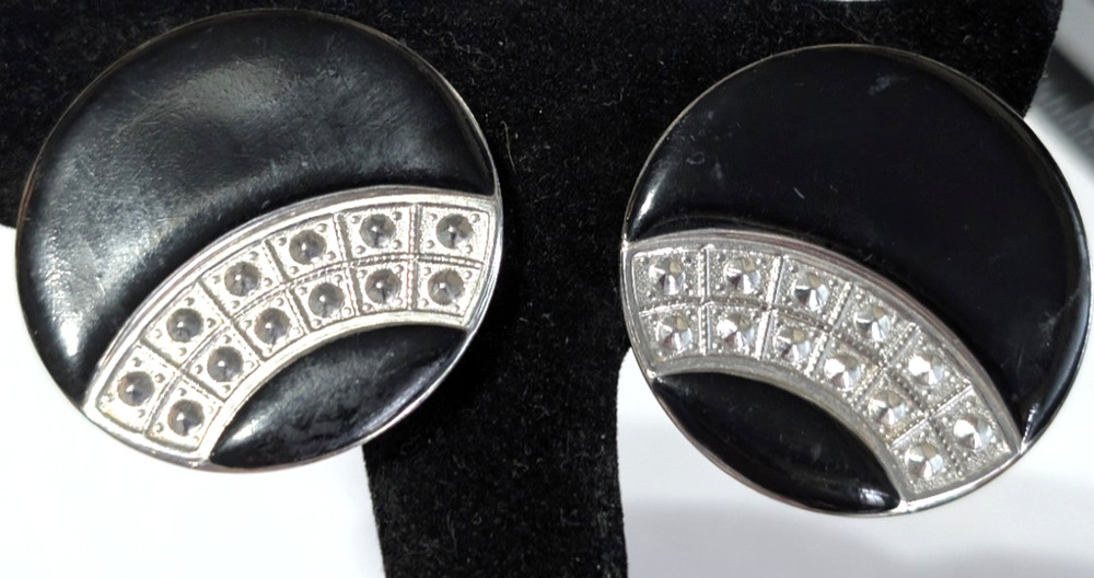 Vintage Black Clip-on Earrings 1.25" Enamel Silver-tone‎ Large Round bkc33